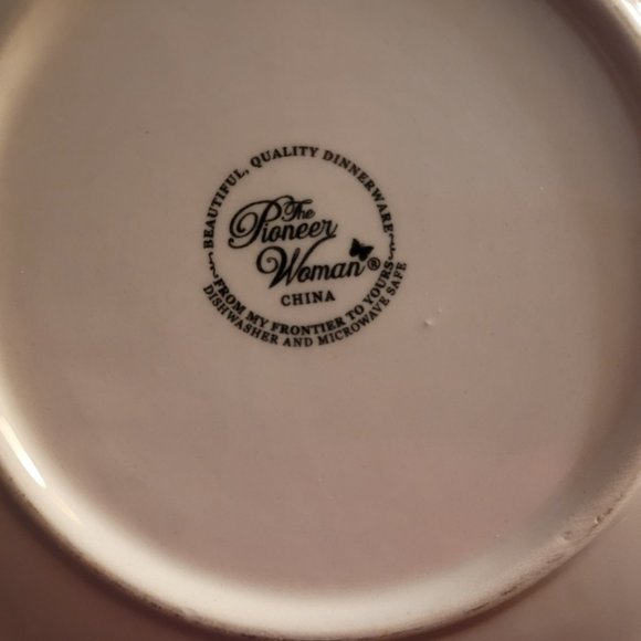 Pioneer Woman Happiness Pattern Salad/Sandwich Plates - Picture 5 of 5